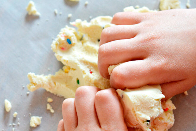 play dough sensory