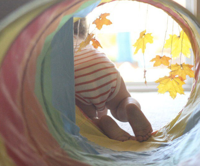 Autumn-activites-baby-tunnel