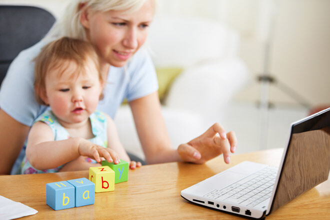 Woman-and-toddler-study-from-home