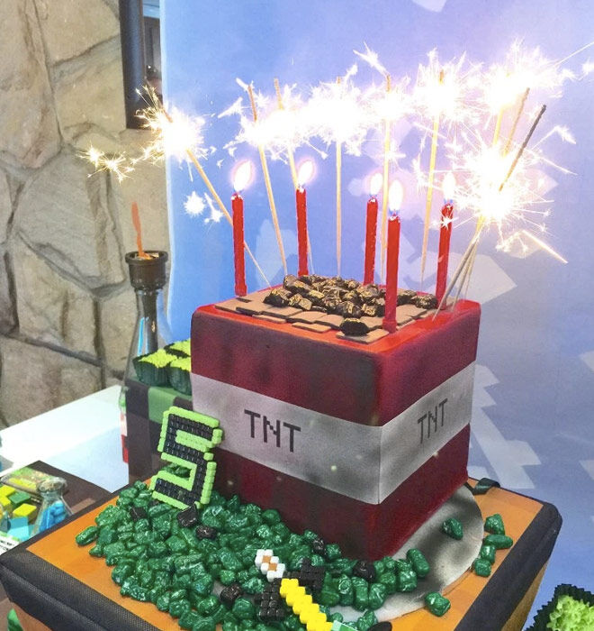 25 Minecraft cake ideas to build  Mum's Grapevine