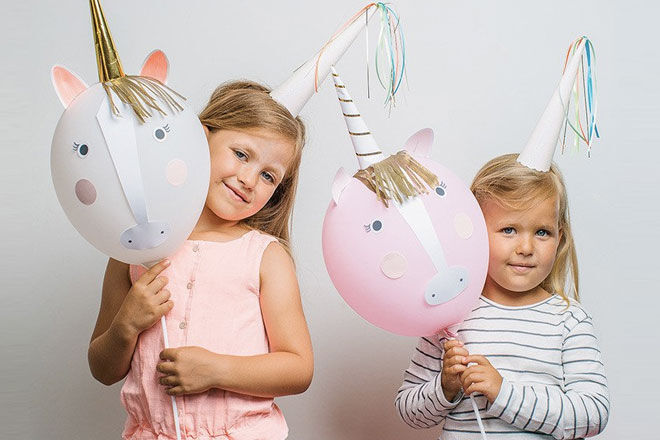 Unicorn balloons party