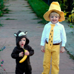 18 Halloween Twin Costumes Made for Two