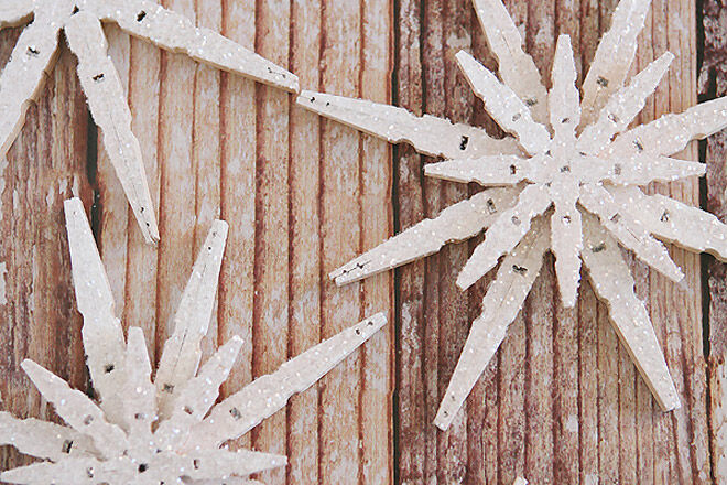DIY frosted star peg decorations for Christmas