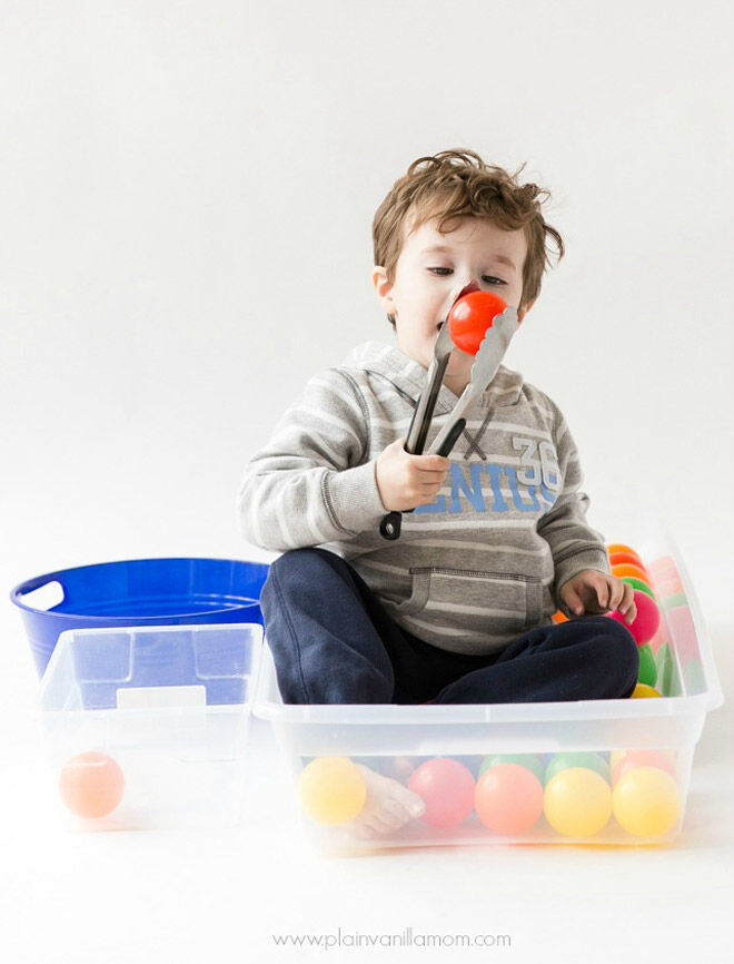 tongs-toddler-fine-motor-skills