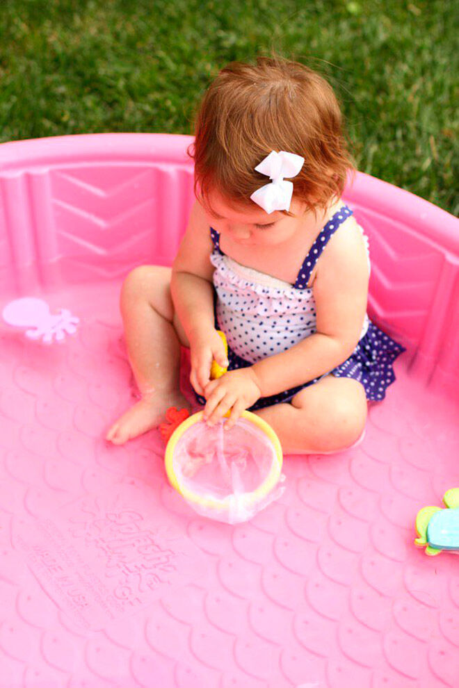 toddler water play fishing