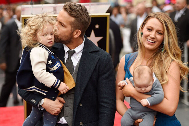 Ryan Reynolds & Blake Lively on the walk of fame