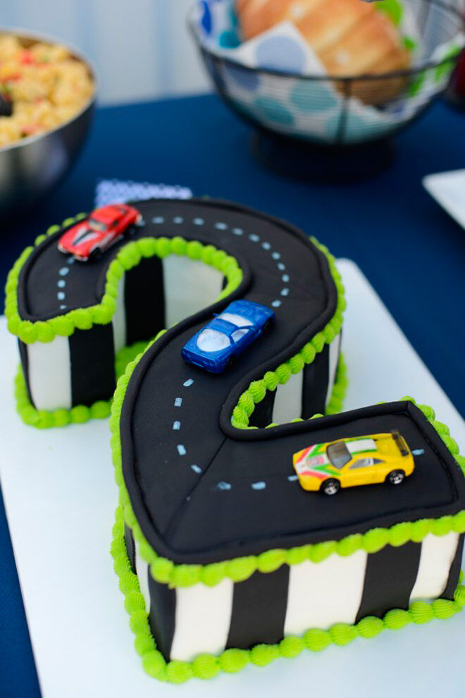 racetrack number cake kids