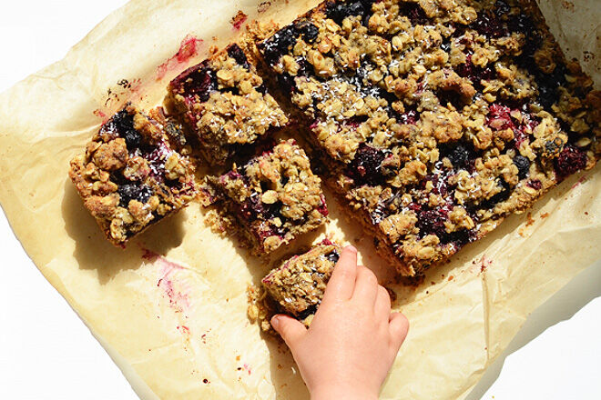 Healthy Frozen Berry Oat Slice