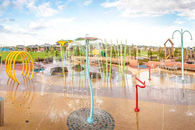 The Newmarket Splash Pad: Aqua Land - Mommy, UP!