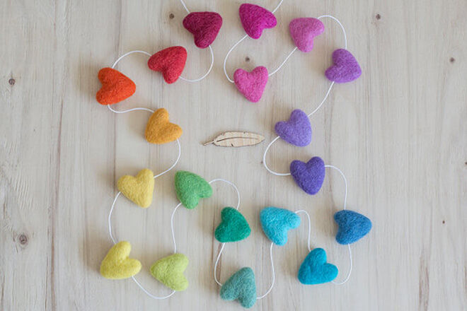 Valentine's Day - Rainbow Hearts Garland