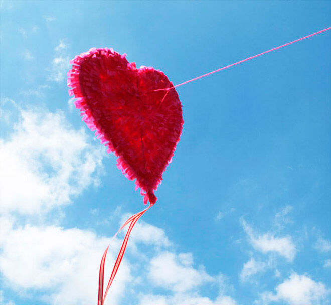 valentines day heart kite
