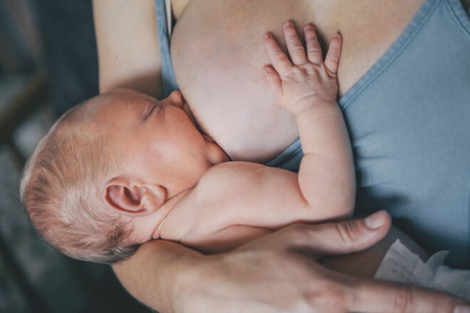 baby breastfeeding latch