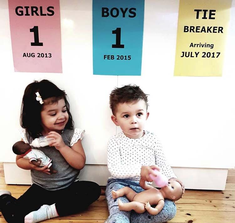 tie breaker baby announcement idea