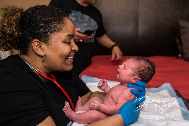 Mamarazzi Photography midwife births