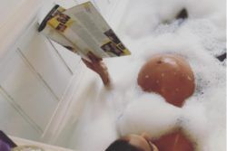 11 Additions for a Memorable Maternity Bath Photo Shoot