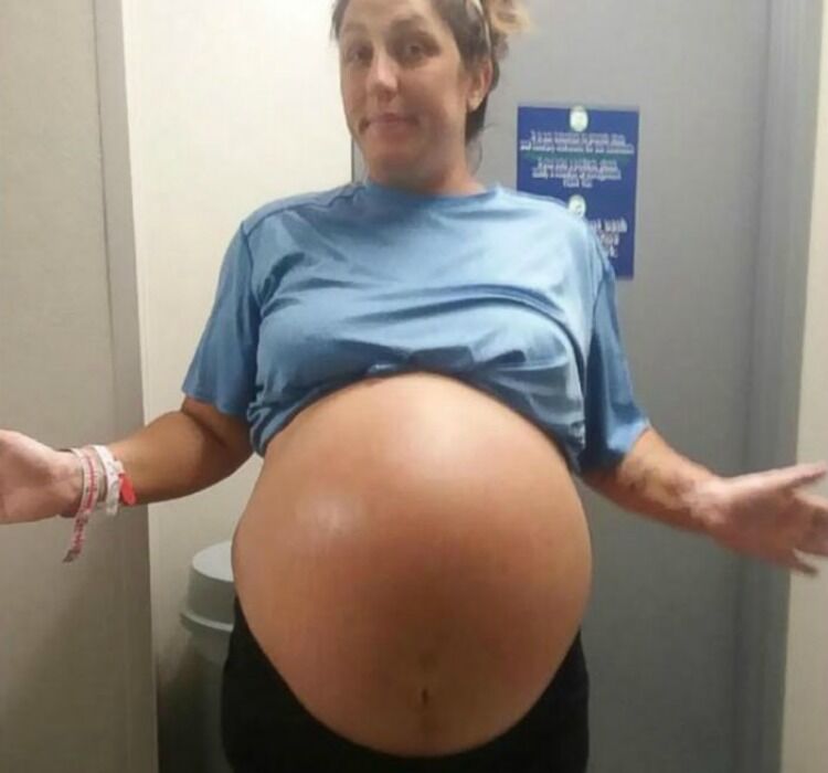 Chrissy Corbitt pregnant with very big baby