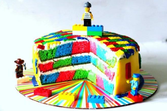 Best Lego Cakes Ideas for Kids + Lego Party Hacks!