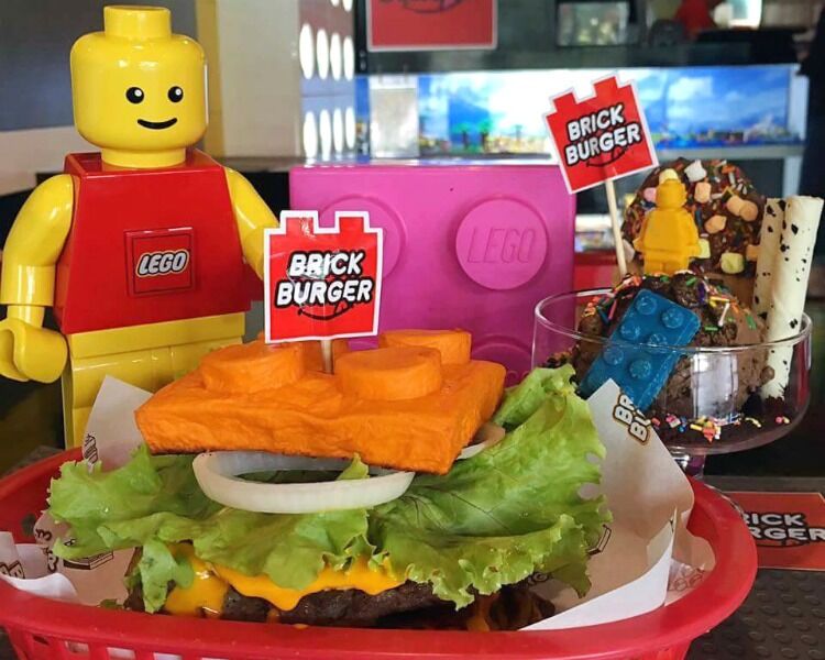 Lego burger with figurines