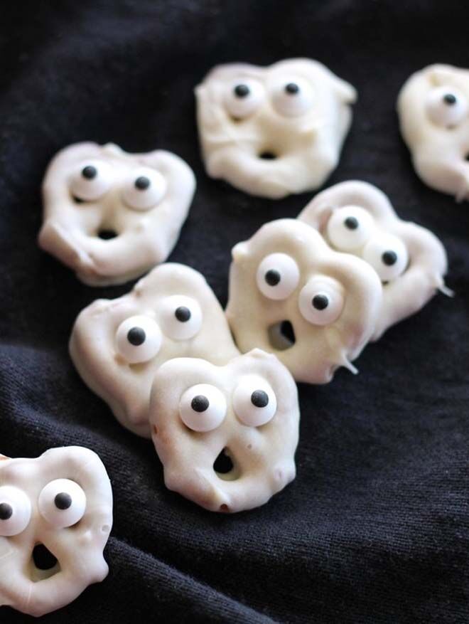 spooktacular Halloween lunch box snacks for creepy kids pretzels