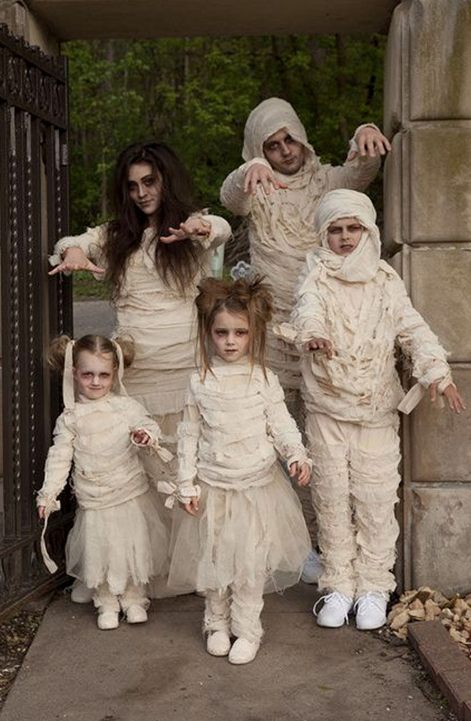 Halloween family costumes