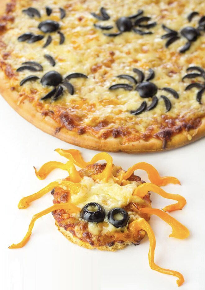 Spooky Halloween dinner ideas, Spider Pizza