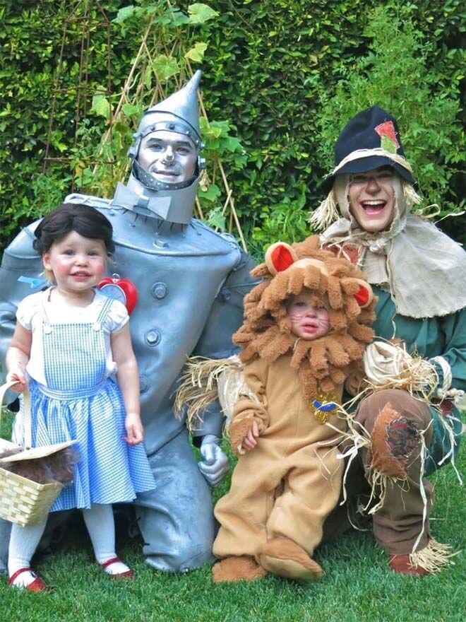 Neil Patrick Harris' family nails Halloween dress up ... again