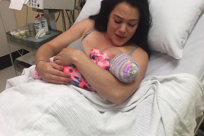 Australian mums births baby at home