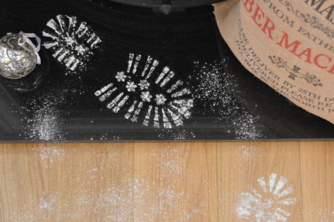How to make santa footprints