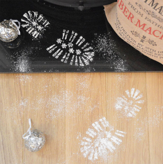 How to make Santa footprint stencil