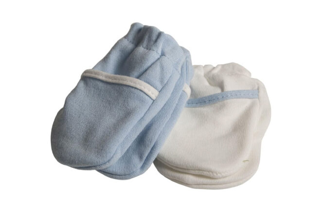Safety 1st No Scratch Mittens Blue in a two pack