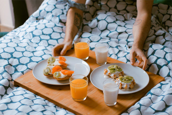 breakfast in bed helps morning sickness