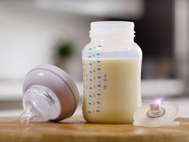 aLoo bottle valve to stop breastmilk contamination