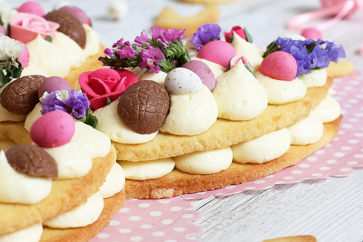 Easter bunny shortbread cake