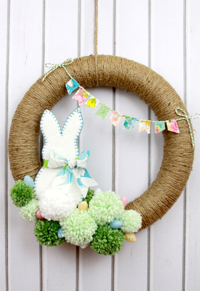 Pom pom Easter wreath