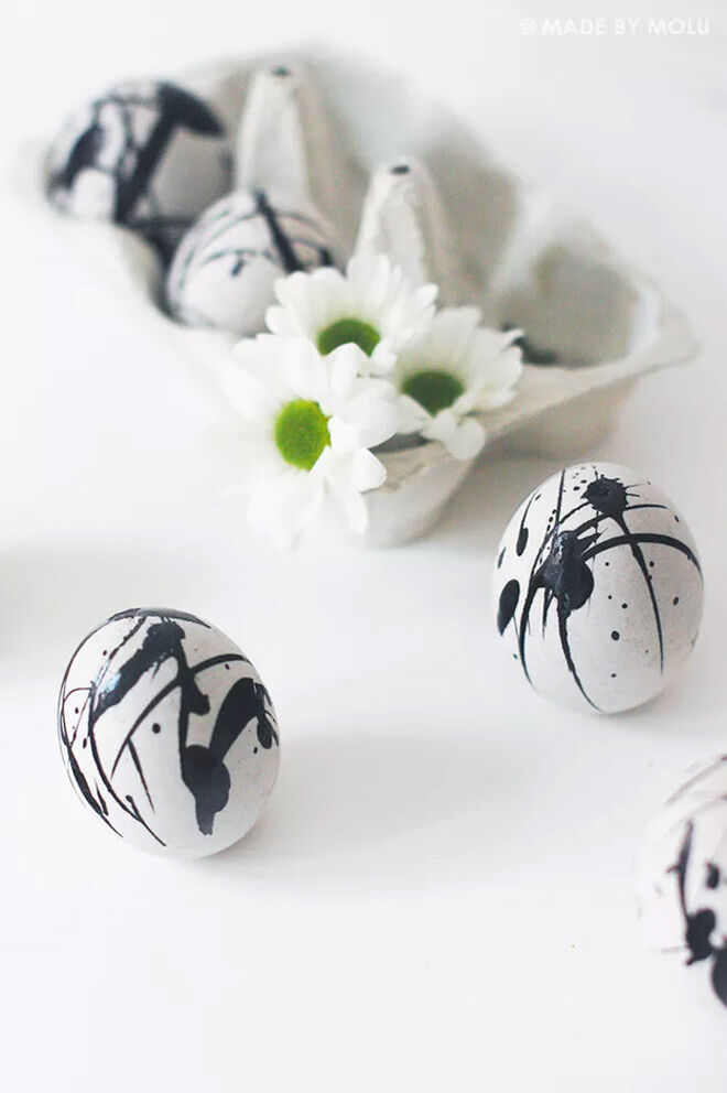 Easter Egg Decorating: Black marble egg
