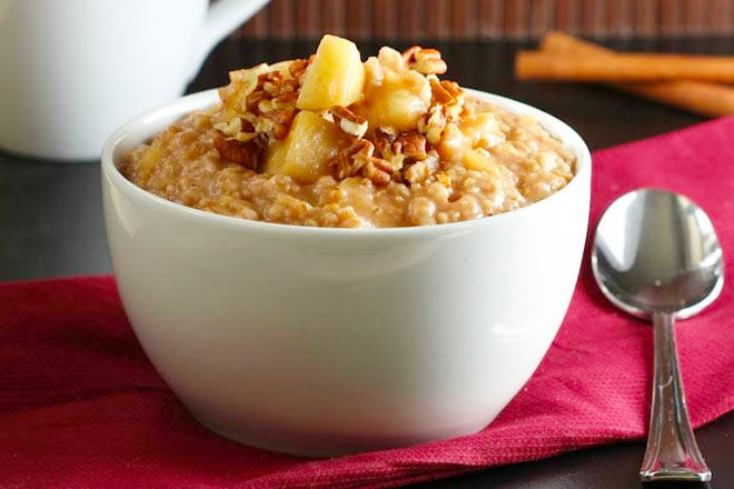 Apple, cinnamon and pecan porridge