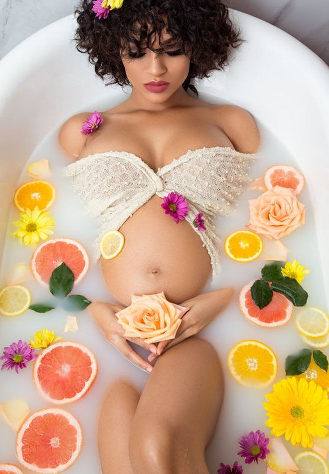 Maternity milk bath with fruit