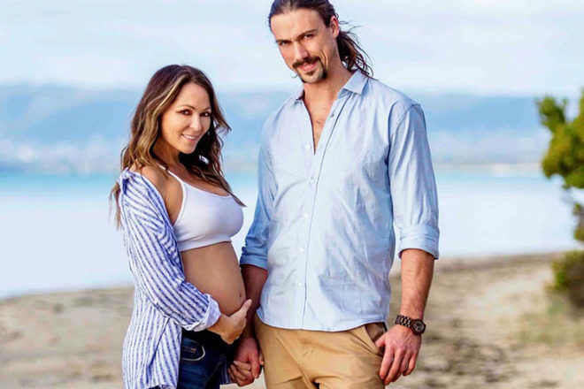 Tania Zaette pregnant with twins