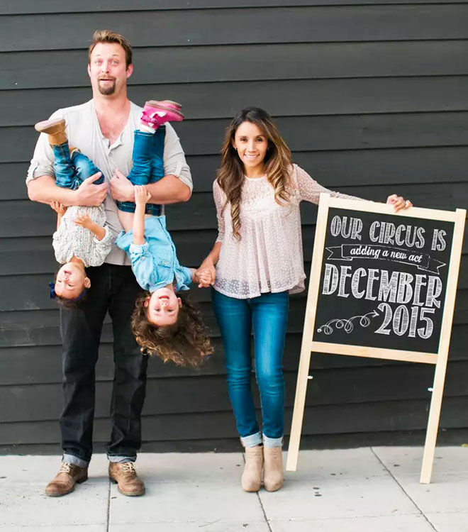 Funny family pregnancy announcement including other children
