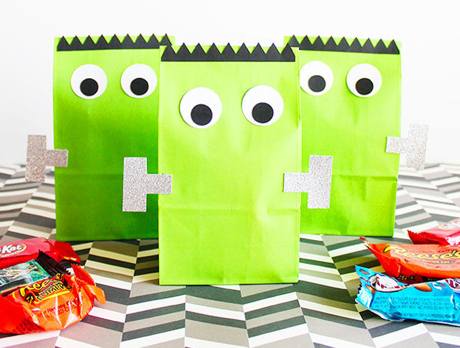 23 DIY Halloween Treat Bags To Scare the Kids