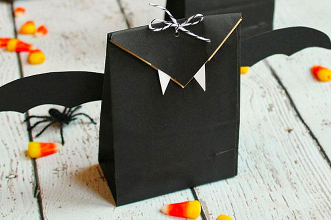 23 DIY Halloween Treat Bags To Scare the Kids