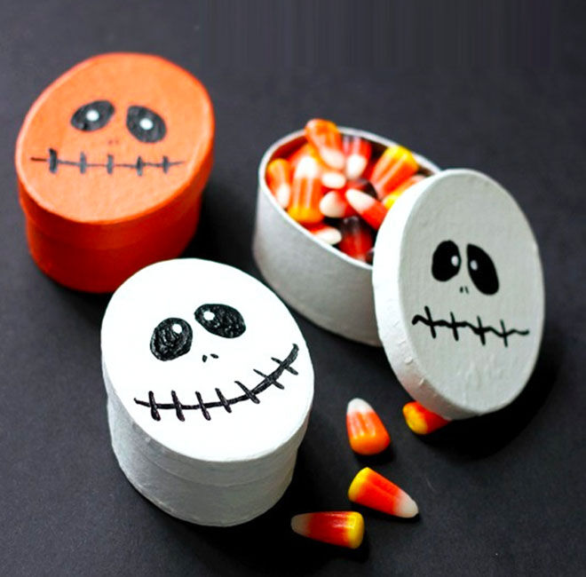 Halloween treat boxes with faces