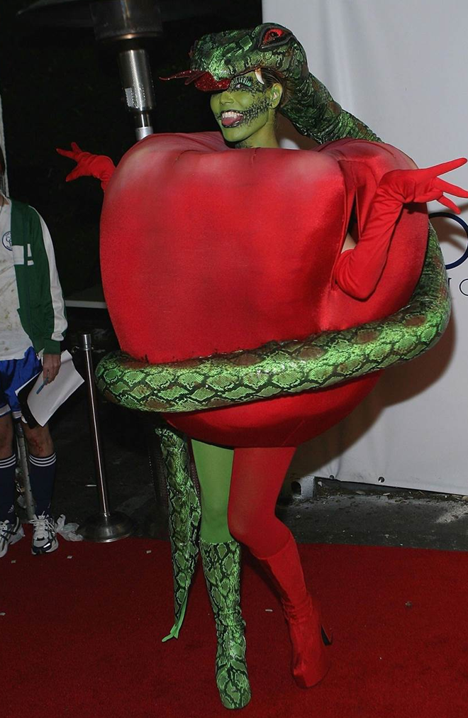 Heidi Klum fobidden fruit pregnancy Halloween costume