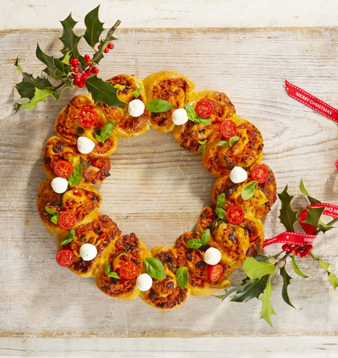 Christmas pizza wreath