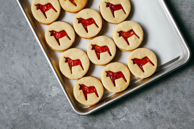 Rhubarb linzer Christmas cookies