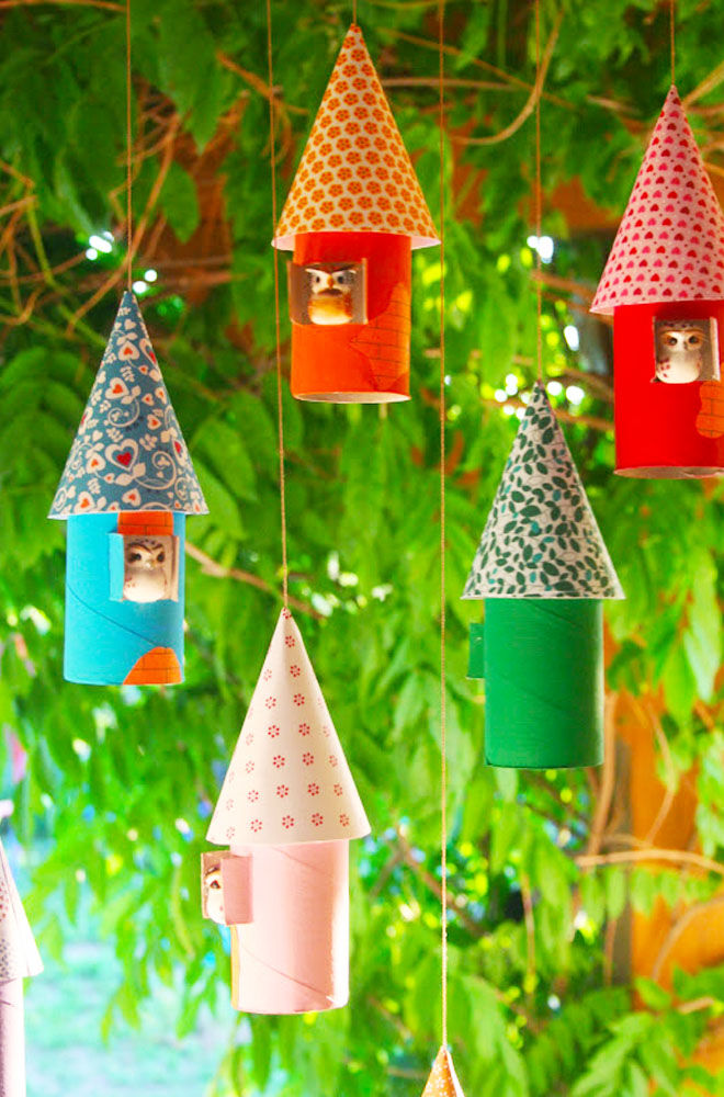 Making Festive Toilet Roll Christmas Decorations