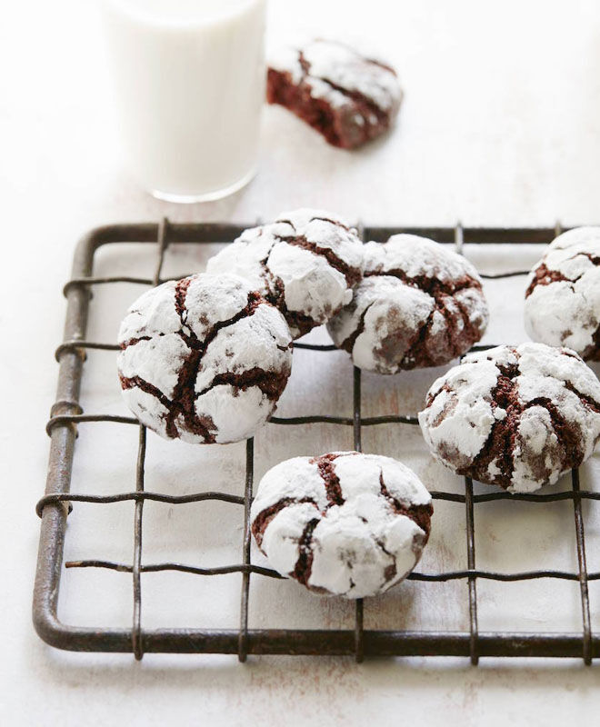 Chocolate crinkle cookies