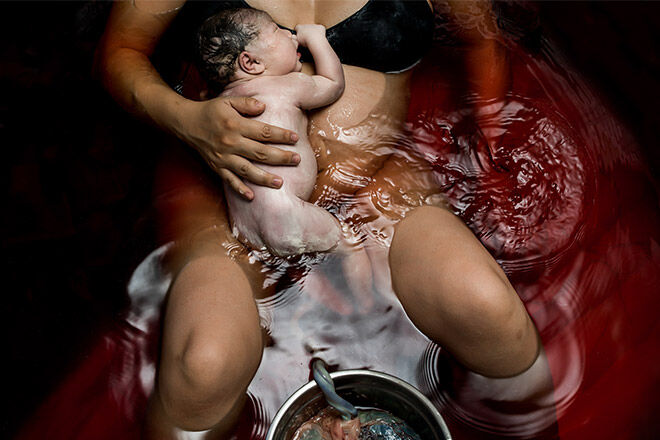 Water birth photography