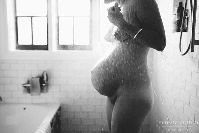 Postpartum shower birth photography winner