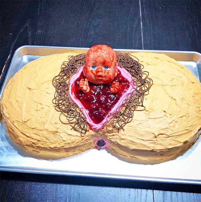 Mom To Be Cake | bakehoney.com
